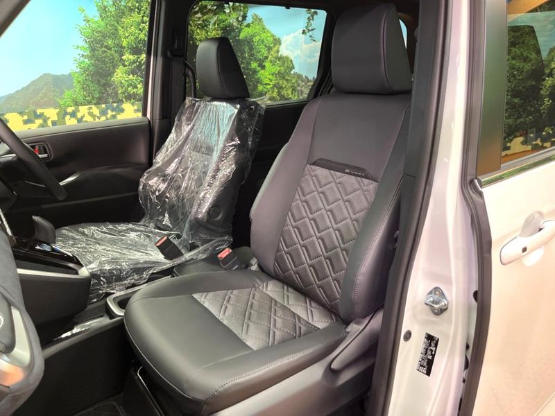2026 Toyota Voxy 6AA-ZWR90W (UW-6a9b8b09c3d5e)[12]