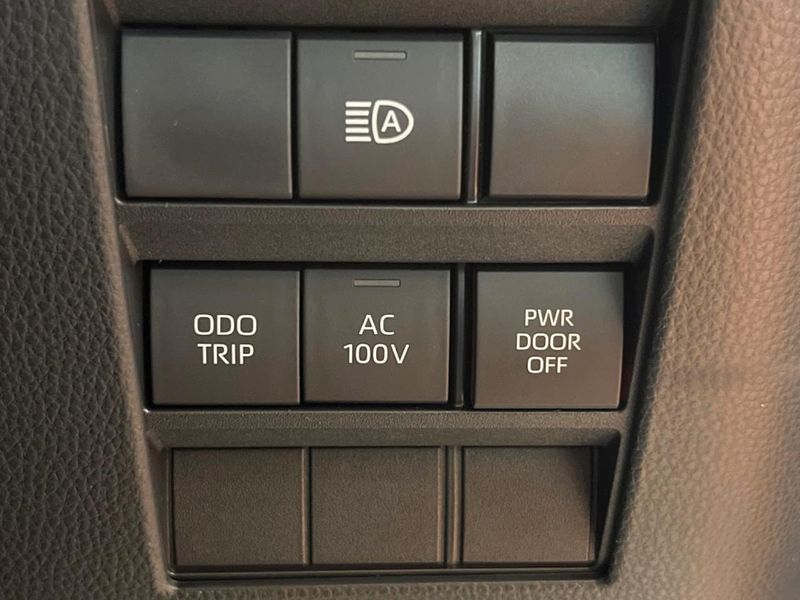 2026 Toyota Voxy 6AA-ZWR90W (UW-6a9b8b09c3d5e)[23]