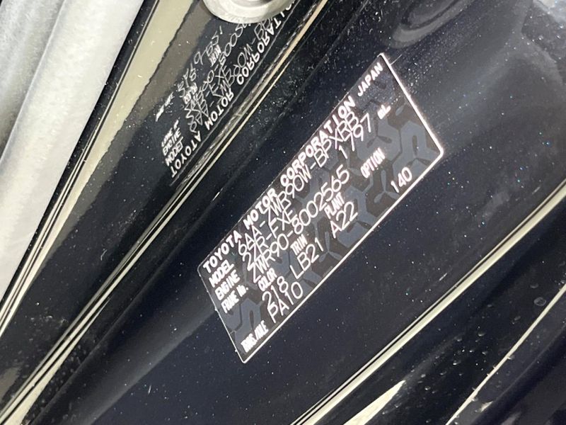 2022 Toyota Voxy 6AA-ZWR90W (UW-6a9b8b0a9a5b4)[1]