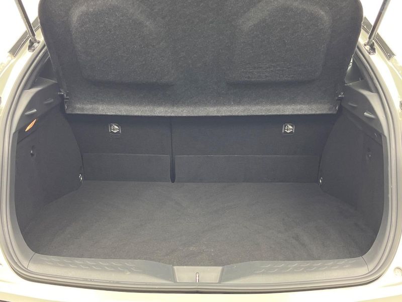 2020 Toyota C-HR 6AA-ZYX11 (UW-6a9b8b125853e)[22]