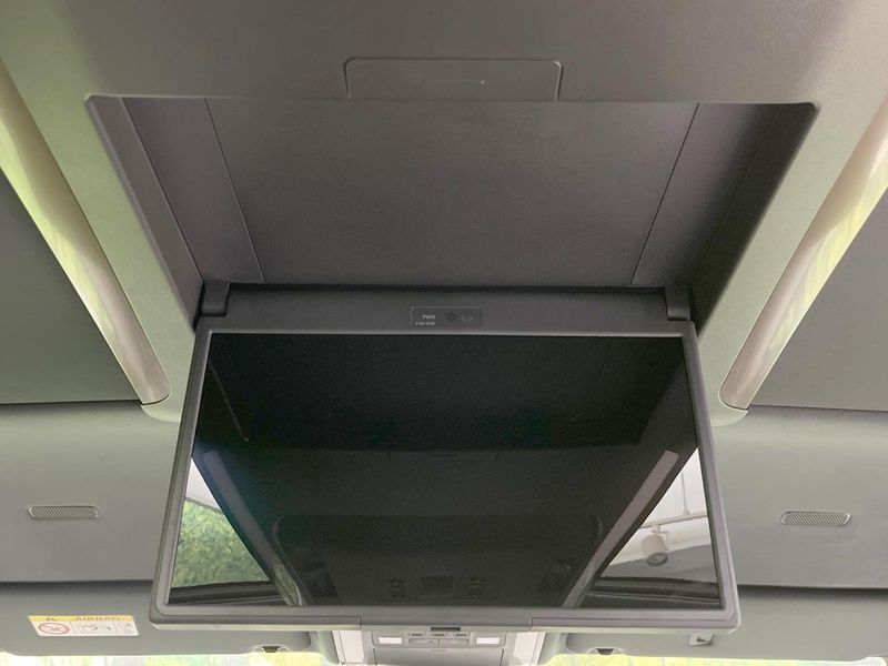 2023 Toyota Vellfire Hybrid 6AA-AAHH40W (UW-6a9cd80d364bd)[22]