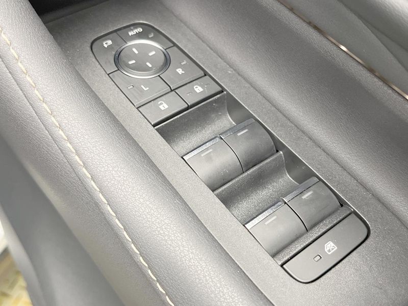 2023 Toyota Vellfire Hybrid 6AA-AAHH40W (UW-6a9cd80d364bd)[27]