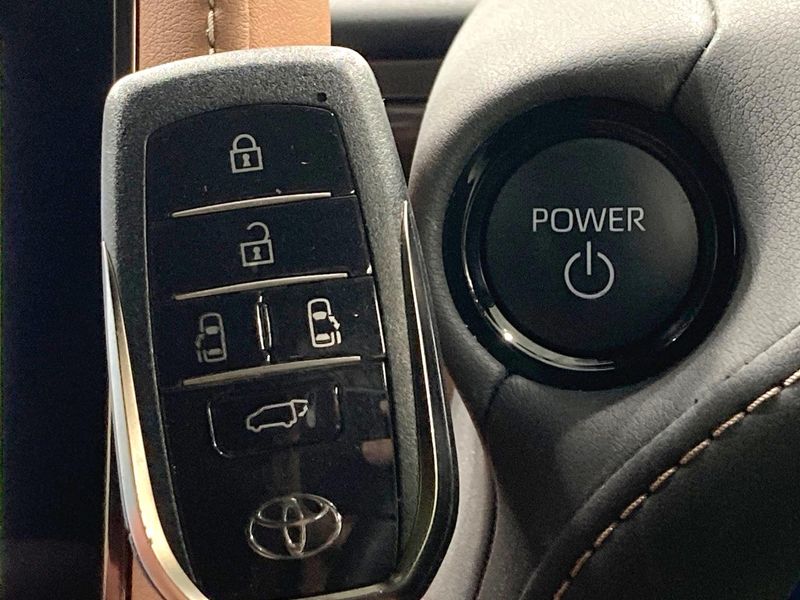 2024 Toyota Vellfire Hybrid 6AA-AAHH40W (UW-6a9cd80f5d72c)[6]