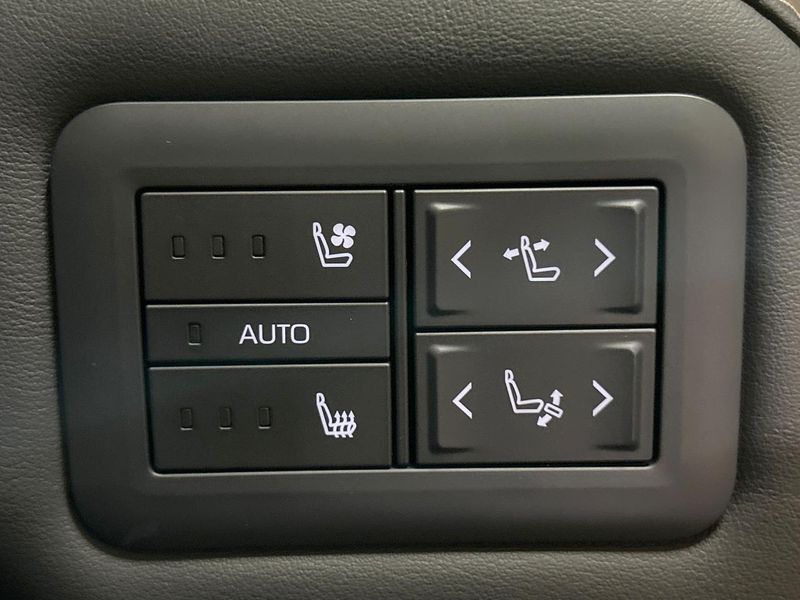 2024 Toyota Alphard Hybrid 6AA-AAHH40W (UW-6a9cd813bf830)[27]