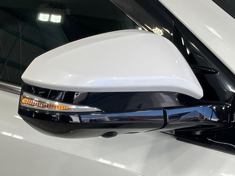2014 Toyota Harrier Hybrid DAA-AVU65W (UW-6a9cd847c8cc3)[12]