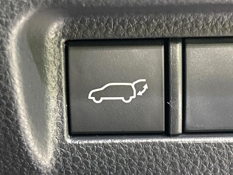 2020 Toyota Harrier Hybrid 6AA-AXUH80 (UW-6a9cd85657619)[9]