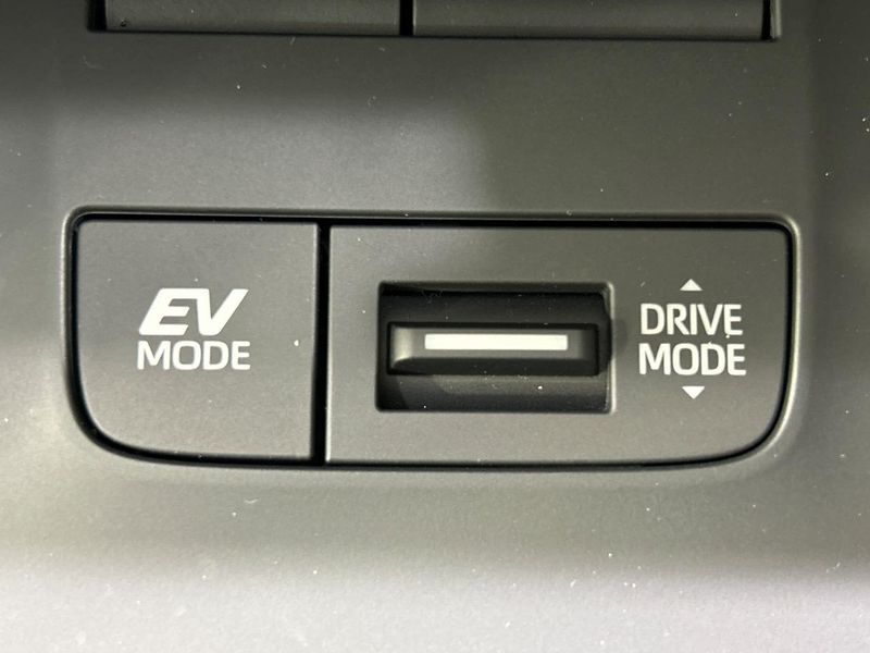 2020 Toyota Harrier Hybrid 6AA-AXUH80 (UW-6a9cd85657619)[16]