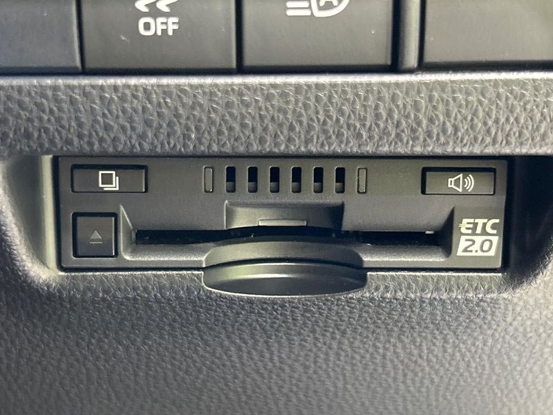 2020 Toyota Harrier Hybrid 6AA-AXUH80 (UW-6a9cd85657619)[11]
