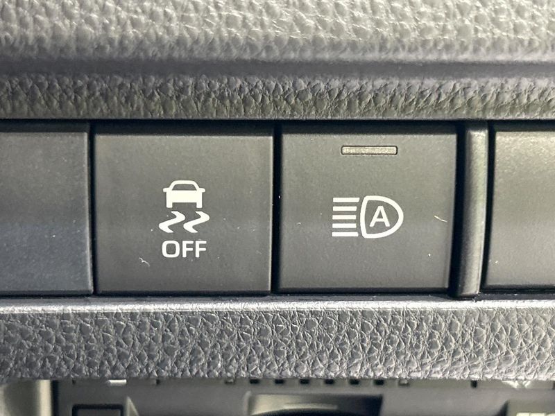 2020 Toyota Harrier Hybrid 6AA-AXUH80 (UW-6a9cd85657619)[10]
