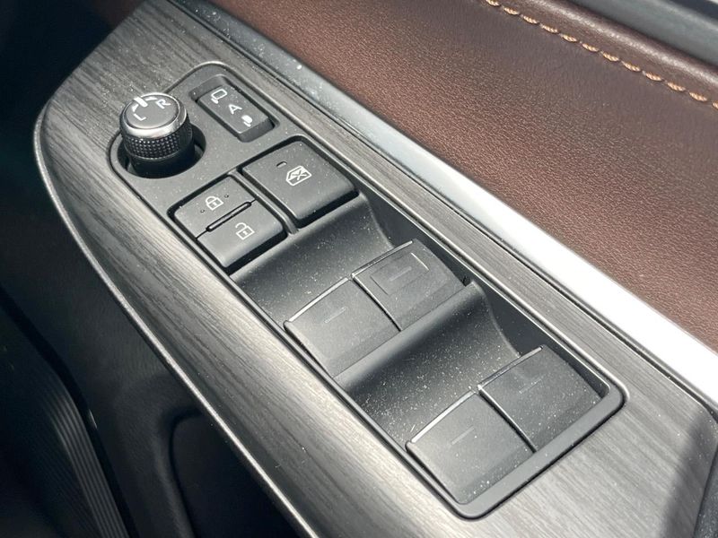 2023 Toyota Harrier Hybrid 6AA-AXUH80 (UW-6a9cd85ad732b)[8]