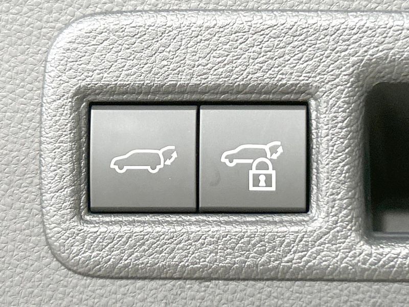 2025 Toyota Harrier Hybrid 6AA-AXUH80 (UW-6a9cd86284833)[11]