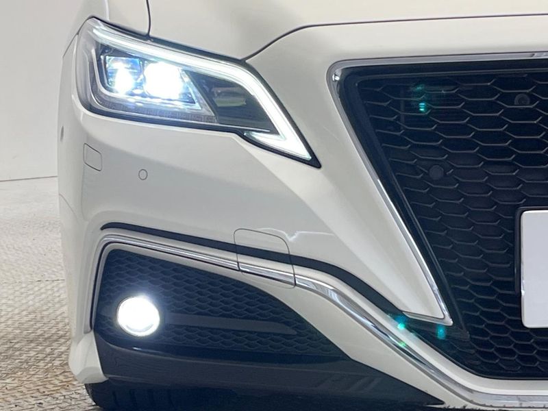 2018 Toyota Crown Hybrid 6AA-AZSH20 (UW-6a9cd86f35b35)[11]