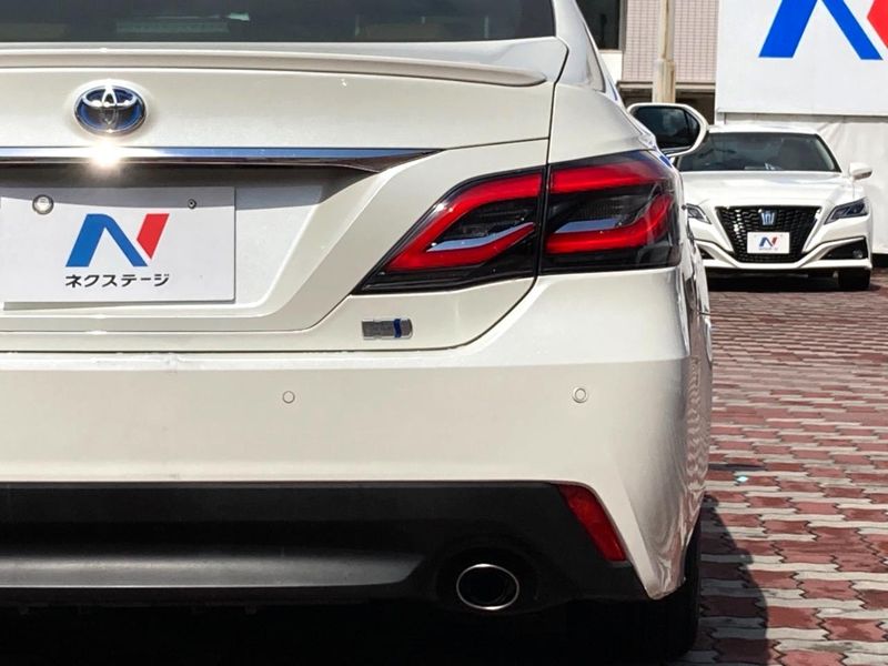 2019 Toyota Crown Hybrid 6AA-AZSH20 (UW-6a9cd870ef43d)[19]