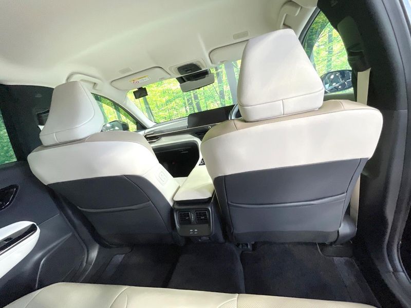 2023 Toyota Crown Crossover 6AA-AZSH35 (UW-6a9cd876380fd)[16]