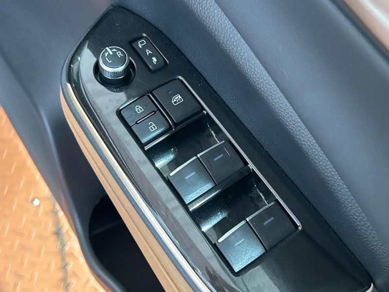 2024 Toyota Crown Sports 6AA-AZSH36W (UW-6a9cd878b8b2c)[14]