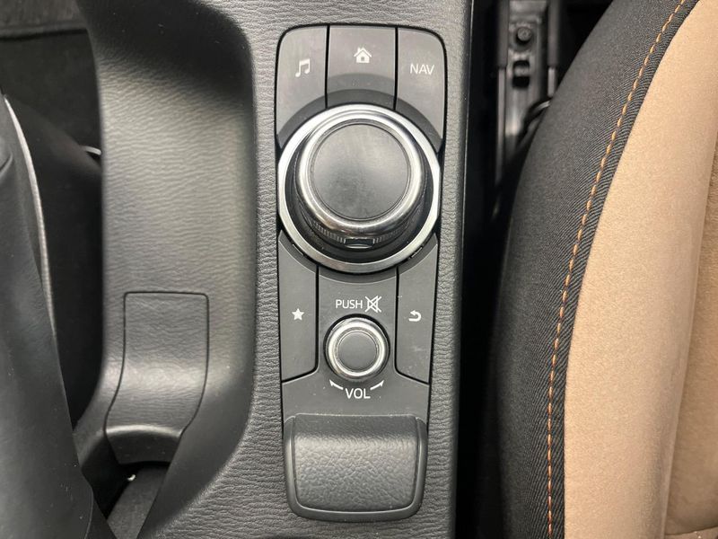 2017 Mazda Demio LDA-DJ5FS (UW-6a9cd8cfabc2d)[28]