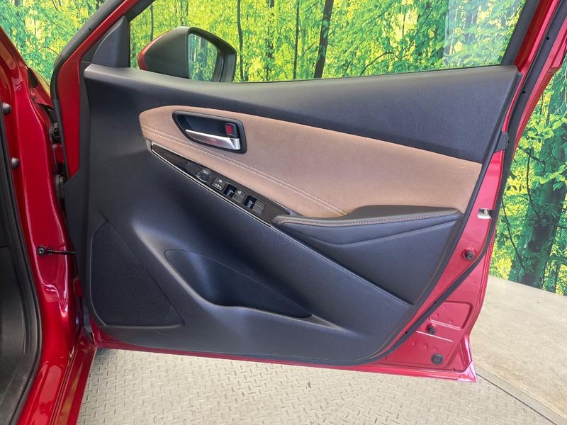 2017 Mazda Demio LDA-DJ5FS (UW-6a9cd8cfabc2d)[15]