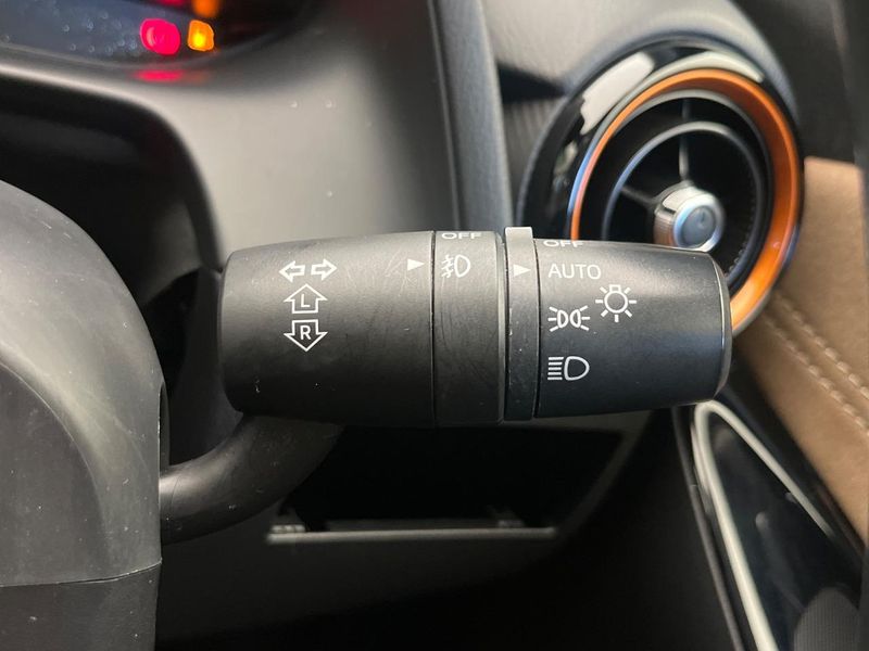 2017 Mazda Demio LDA-DJ5FS (UW-6a9cd8cfabc2d)[24]