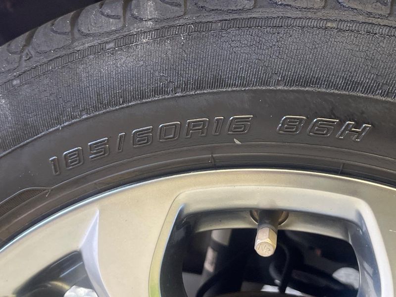 2017 Mazda Demio LDA-DJ5FS (UW-6a9cd8cfabc2d)[14]
