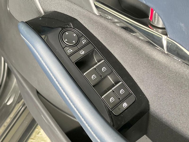 2024 Mazda CX-30 5AA-DMEJ3R (UW-6a9cd8d78253c)[17]