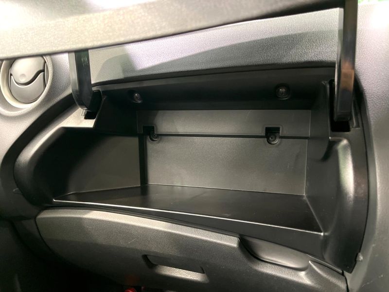 2016 Nissan Note DBA-E12 (UW-6a9cd8df5cb70)[28]