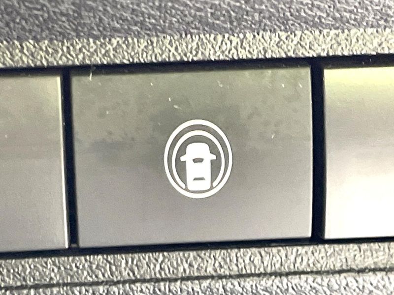 2023 Nissan Aura 6AA-FE13 (UW-6a9cd8eda01fd)[17]