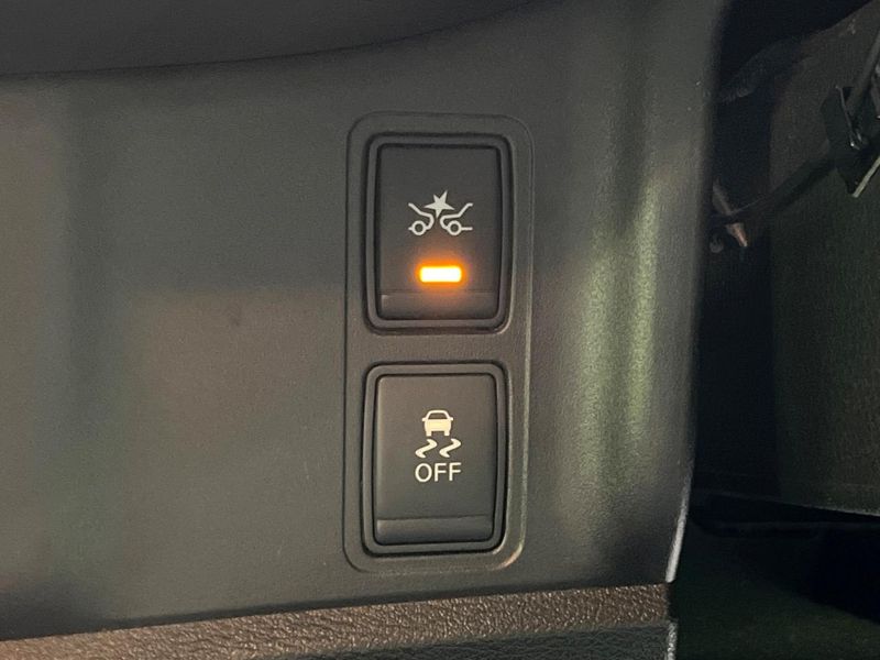 2018 Nissan Serena DAA-GFC27 (UW-6a9cd90b05323)[22]