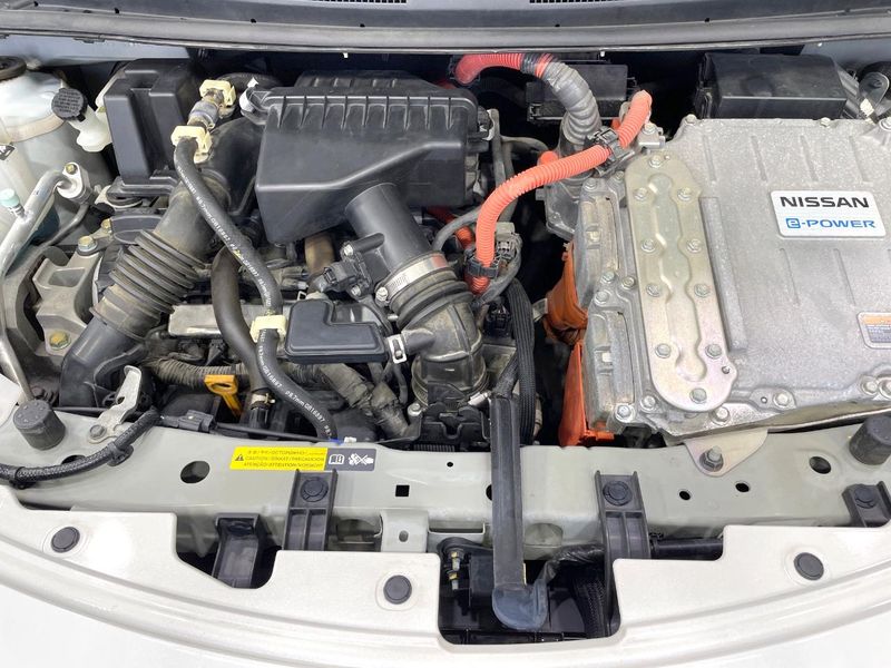 2017 Nissan Note DAA-HE12 (UW-6a9cd9490b1a7)[6]