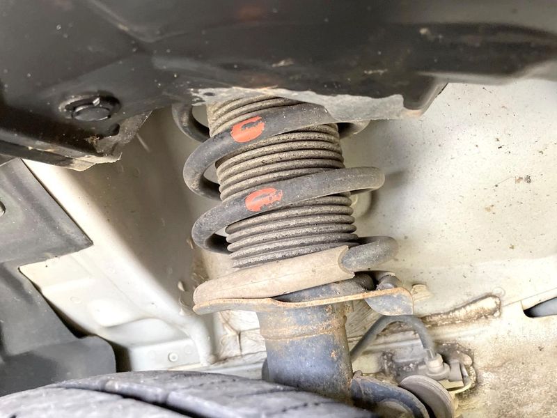 2017 Nissan Note DAA-HE12 (UW-6a9cd9490b1a7)[28]
