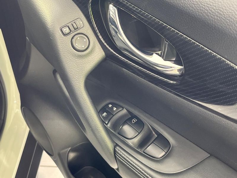 2019 Nissan X-Trail DAA-HNT32 (UW-6a9cd96891f3a)[11]