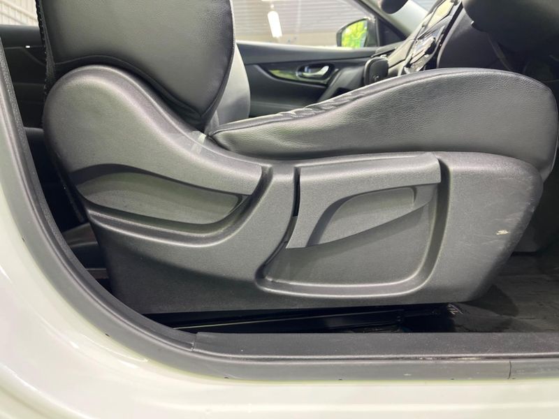 2019 Nissan X-Trail DAA-HNT32 (UW-6a9cd96891f3a)[12]