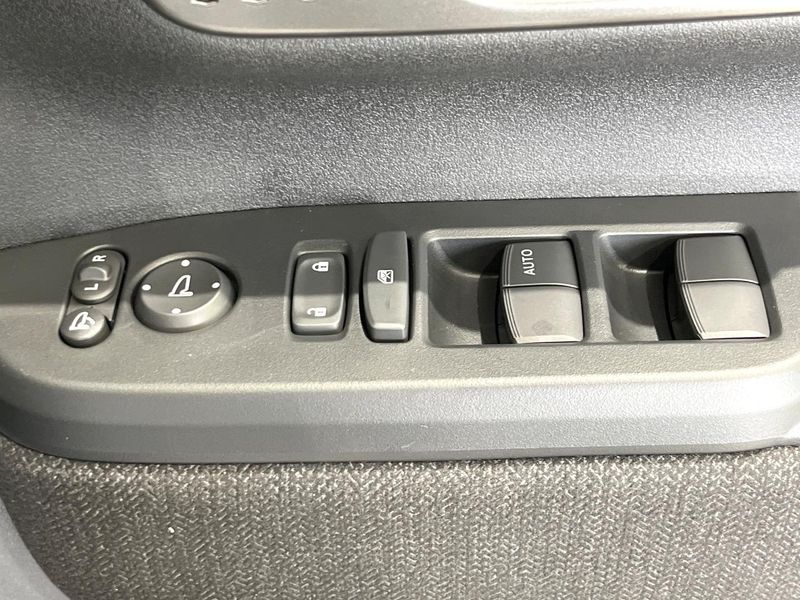 2026 Honda N-BOX CUSTOM 6BA-JF6 (UW-6a9cd9cb98b93)[16]