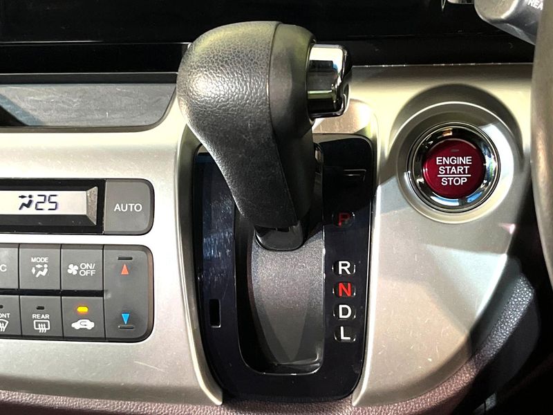 2014 Honda N-WGN Custom DBA-JH1 (UW-6a9cd9d382ddd)[14]