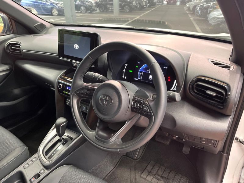 2025 Toyota Yaris Cross 6AA-MXPJ10 (UW-6a9cdaef8cfba)[5]