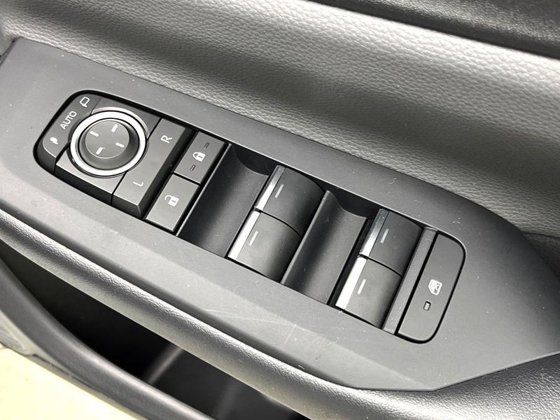 2024 Toyota Prius 6AA-MXWH60 (UW-6a9cdb14a4ce8)[7]