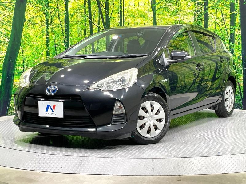 2013 Toyota Aqua DAA-NHP10 (UW-6a9cdb36897d3)[0]