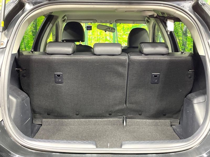 2013 Toyota Aqua DAA-NHP10 (UW-6a9cdb36897d3)[13]