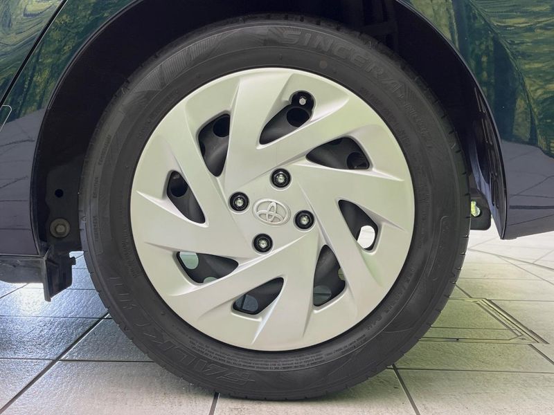 2017 Toyota Aqua DAA-NHP10 (UW-6a9cdb3a0e800)[10]