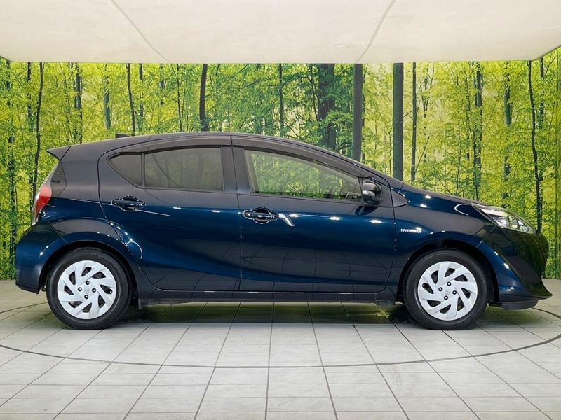 2017 Toyota Aqua DAA-NHP10 (UW-6a9cdb3a0e800)[22]