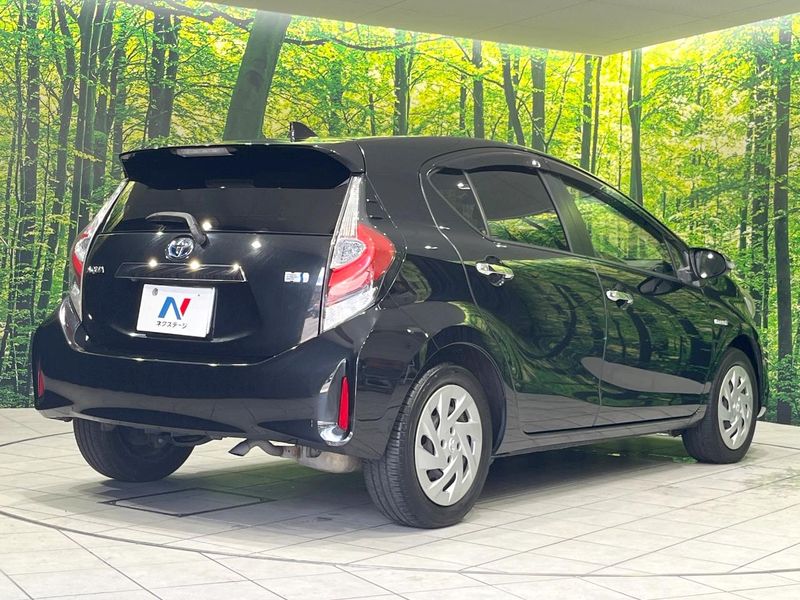 2018 Toyota Aqua DAA-NHP10 (UW-6a9cdb3c282dd)[9]