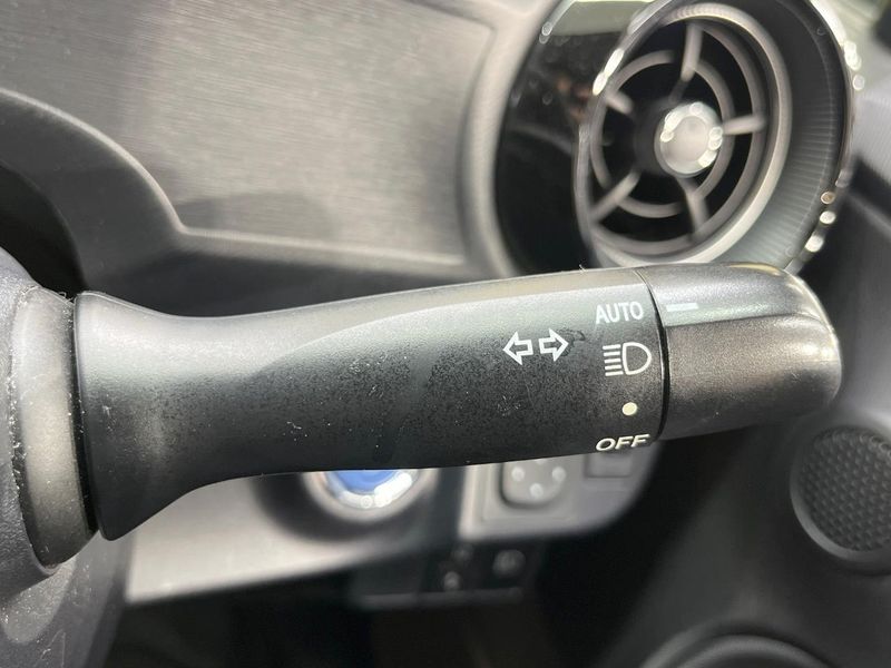 2019 Toyota Aqua DAA-NHP10 (UW-6a9cdb3defdfd)[15]