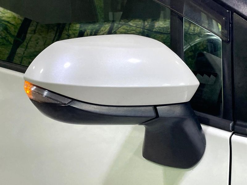 2015 Toyota Sienta DAA-NHP170G (UW-6a9cdb3fbcca9)[14]