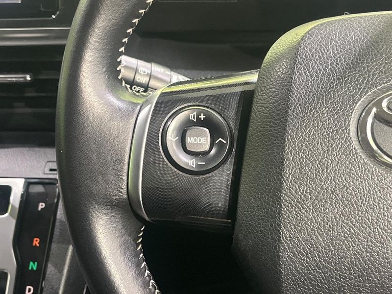 2016 Toyota Sienta DAA-NHP170G (UW-6a9cdb407f46d)[24]