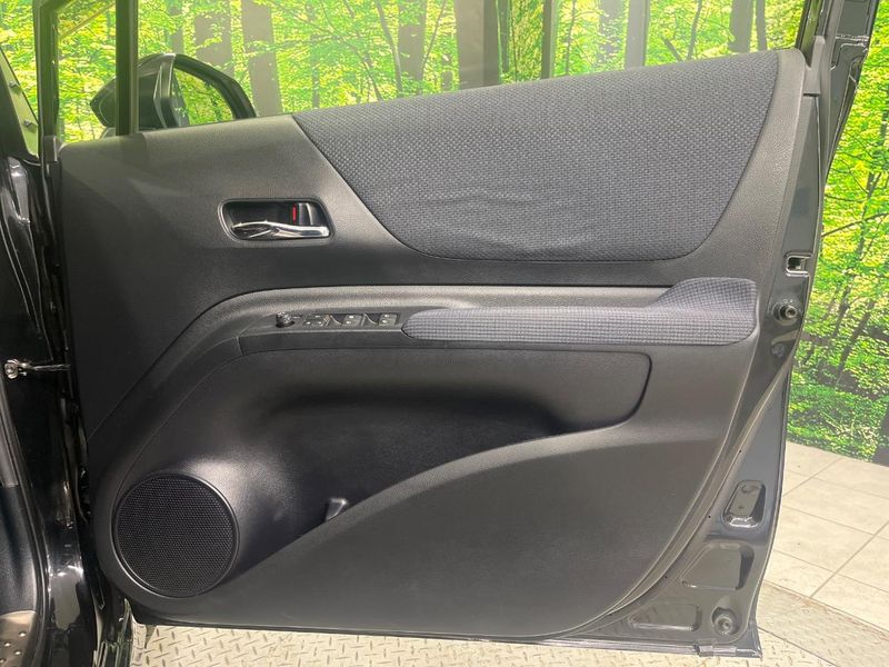 2016 Toyota Sienta DAA-NHP170G (UW-6a9cdb407f46d)[13]