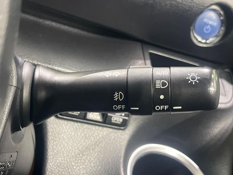2016 Toyota Sienta DAA-NHP170G (UW-6a9cdb407f46d)[25]