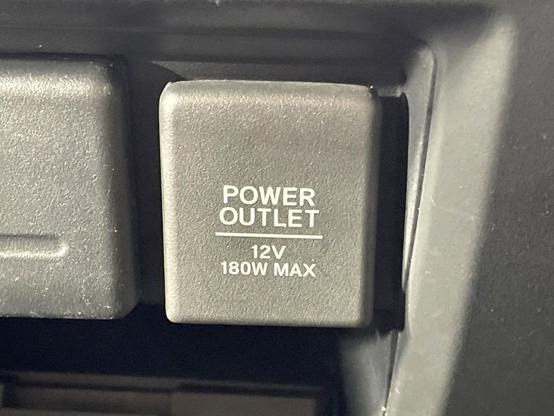 2017 Honda Stepwgn Spada DBA-RP3 (UW-6a9cdb5eeda4d)[24]