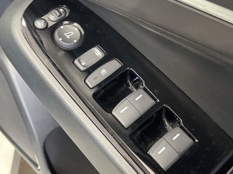2021 Honda Vezel 6AA-RV5 (UW-6a9cdb710d376)[12]