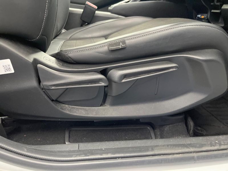 2021 Honda Vezel 6AA-RV5 (UW-6a9cdb710d376)[14]