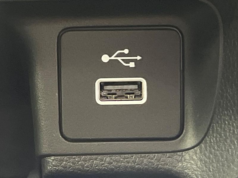 2022 Honda Vezel 6AA-RV5 (UW-6a9cdb730e85c)[18]