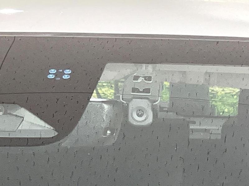2022 Honda Vezel 6AA-RV5 (UW-6a9cdb730e85c)[6]